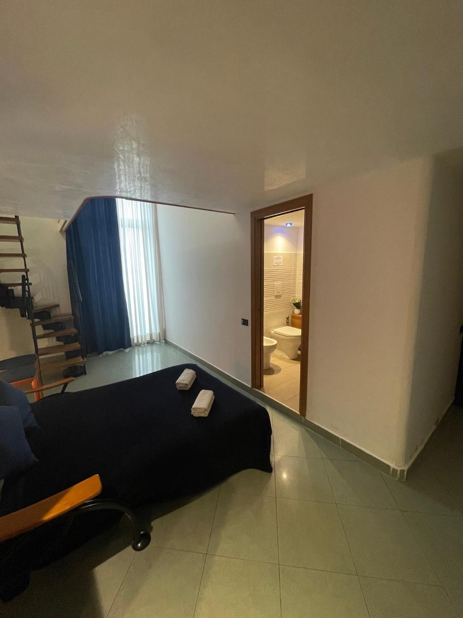 Lanova21 Bed & Breakfast Napoli Bagian luar foto