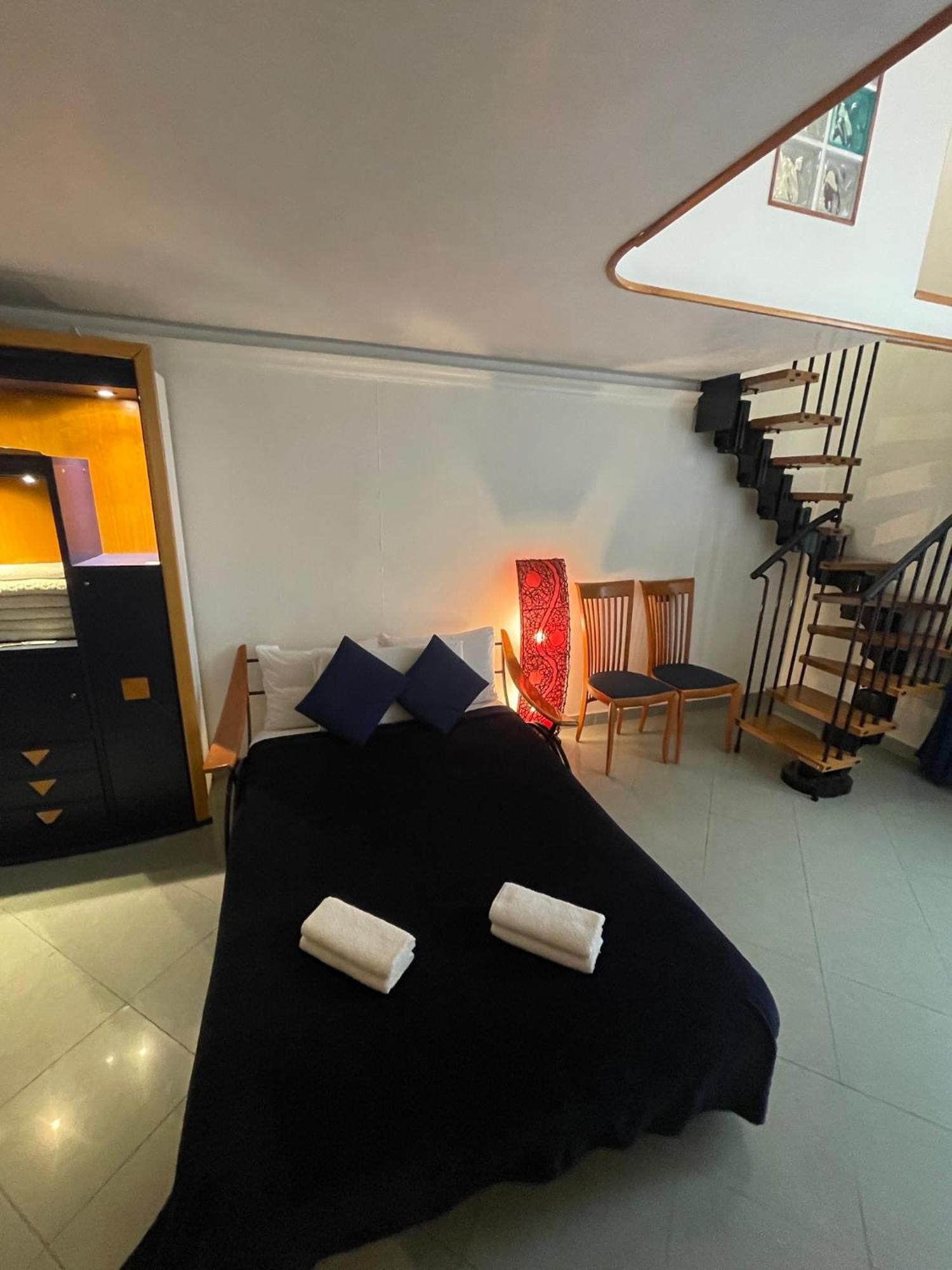 Lanova21 Bed & Breakfast Napoli Bagian luar foto