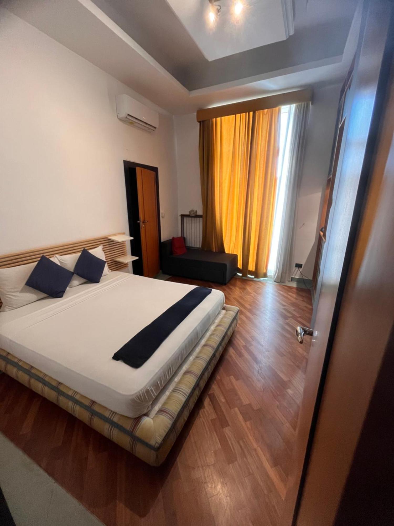 Lanova21 Bed & Breakfast Napoli Bagian luar foto