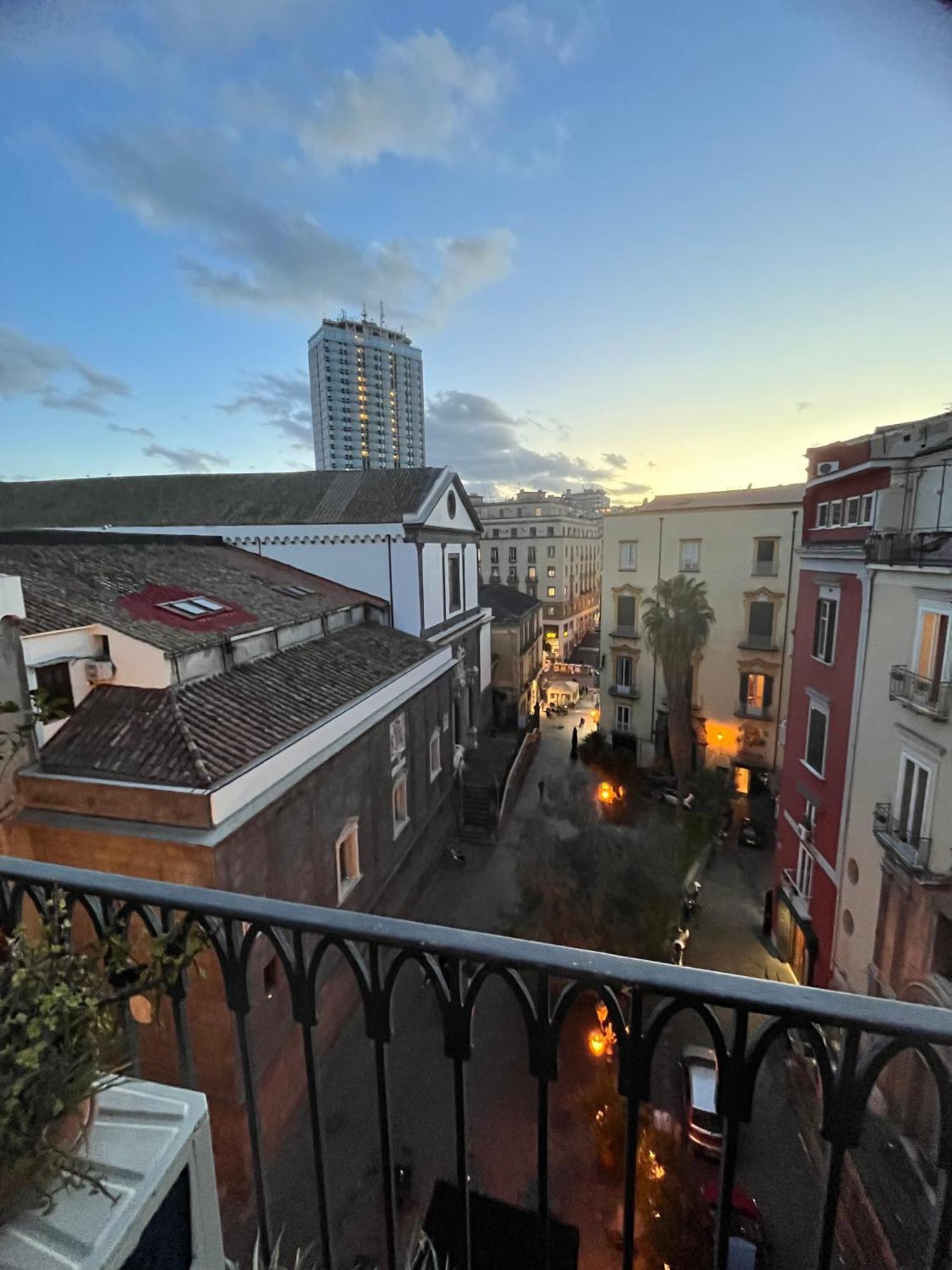 Lanova21 Bed & Breakfast Napoli Bagian luar foto