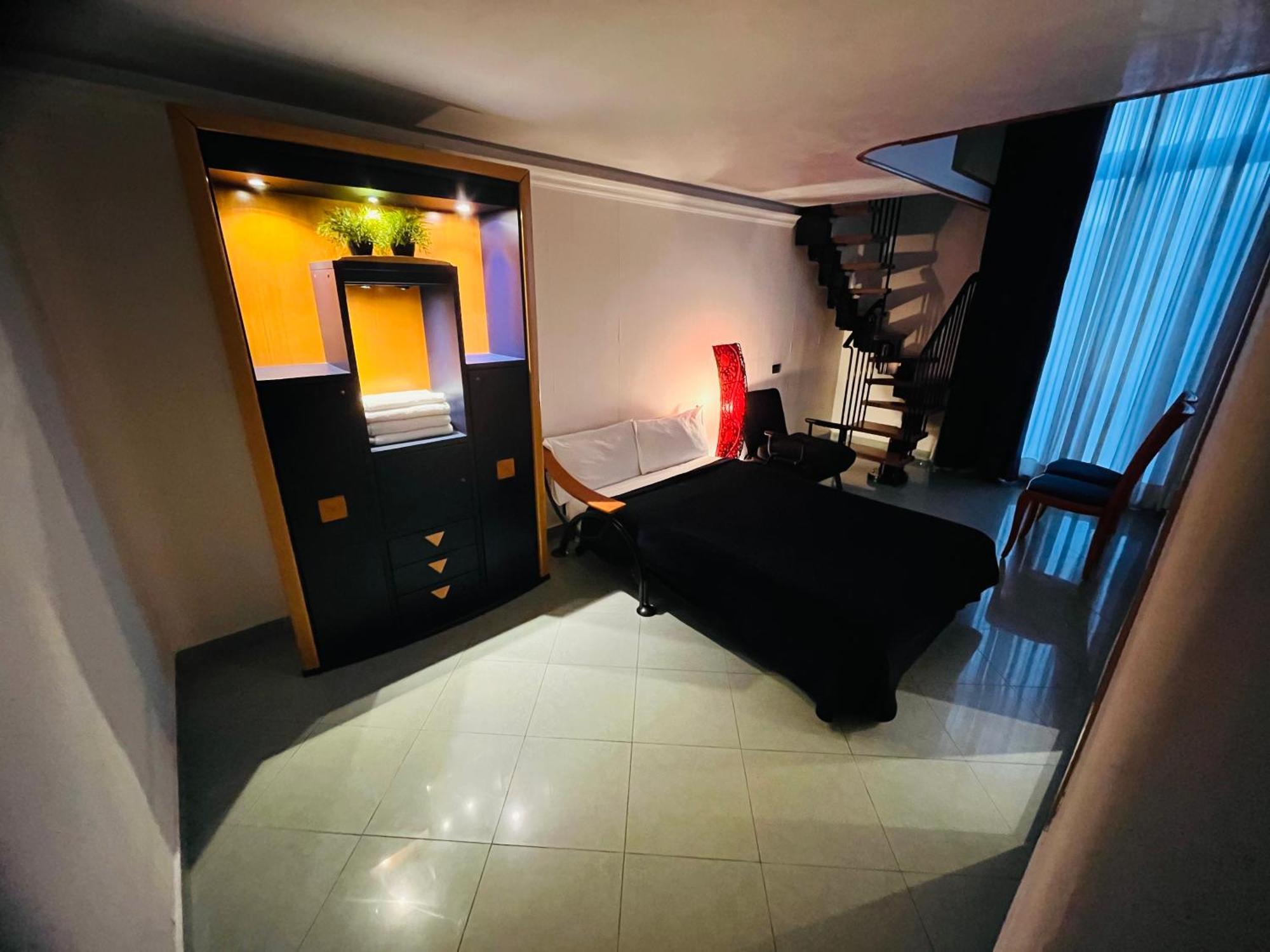 Lanova21 Bed & Breakfast Napoli Bagian luar foto