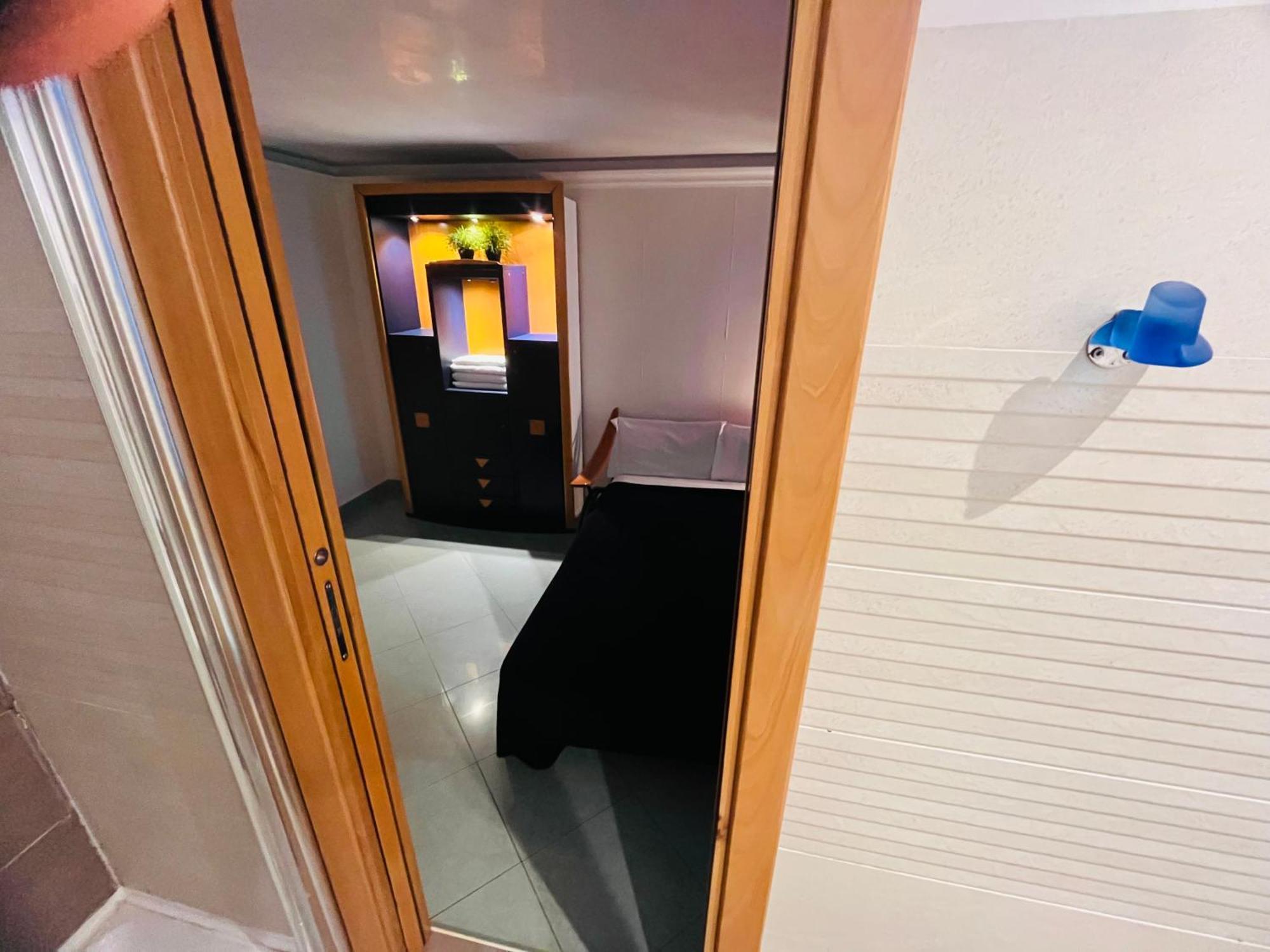 Lanova21 Bed & Breakfast Napoli Bagian luar foto